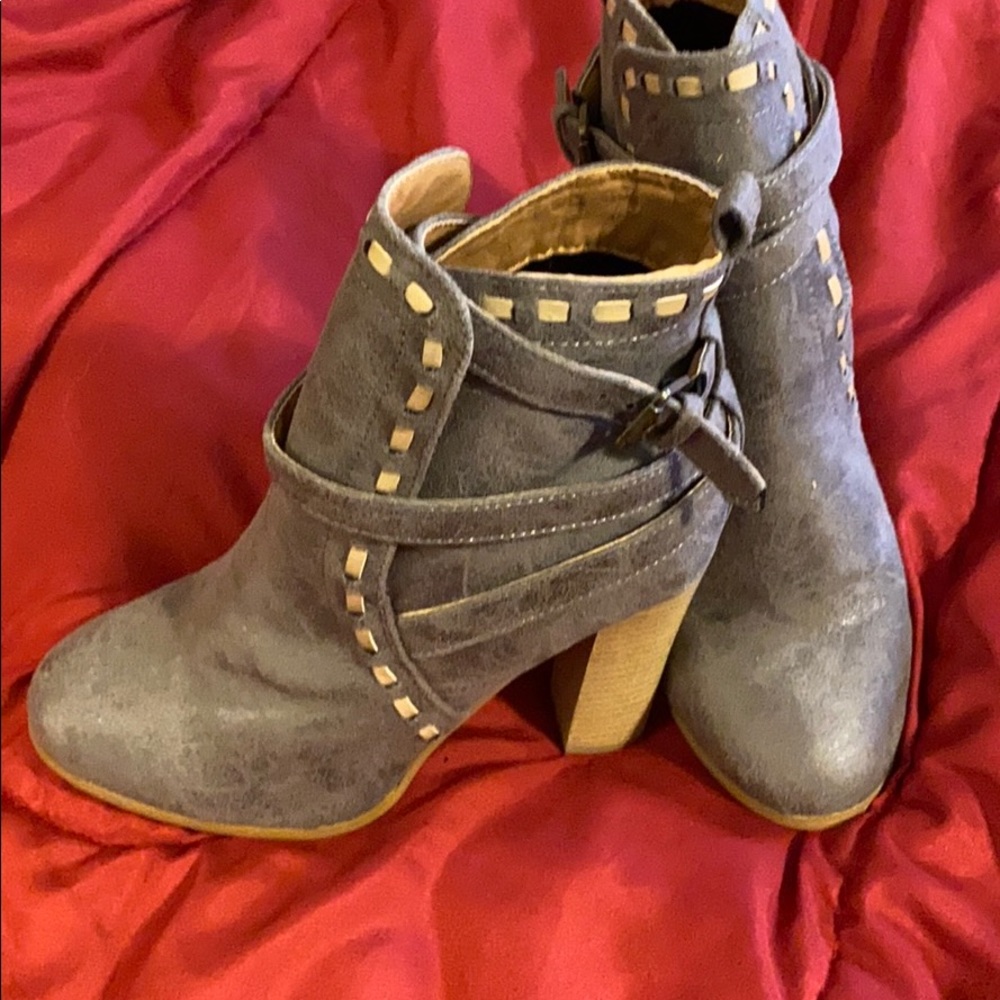 Venus booties